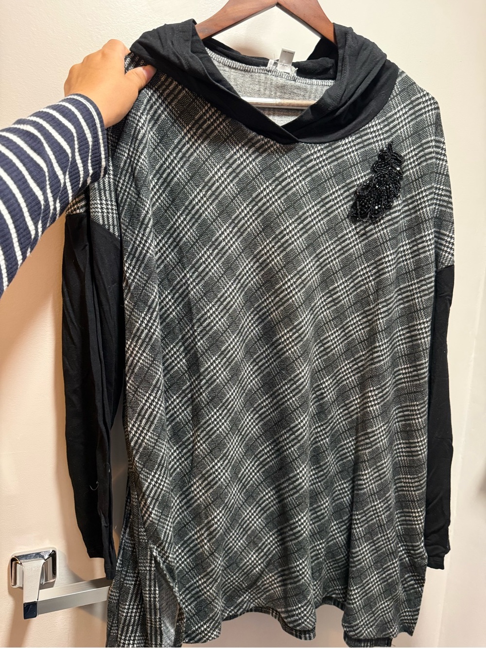 Avenue Black & Gray Plaid Hooded Long-Sleeve Top